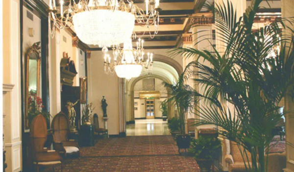 Historic luxury experience at one of the best hotels in San Antonio downtown