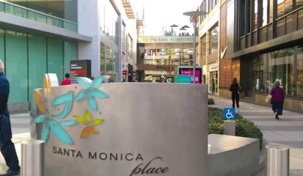 Santa Monica Place outdoor shopping center, one of the best shopping centers in Los Angeles near the beach with luxury shops.