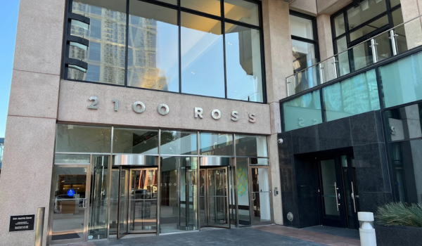 Cosmetic dentistry setup at Dallas Dental Arts, considered one of the best dentists in Dallas for veneers and smile makeovers.